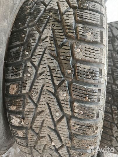 Nokian Tyres Hakkapeliitta 7 215/65 R16 98V