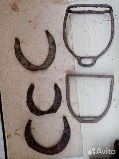 Подкова старинная,хомут, конь