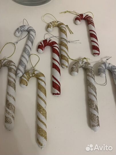 Елочные игрушки.Дед мороз и снегурка под елку