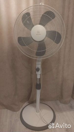 Вентилятор напольный electrolux