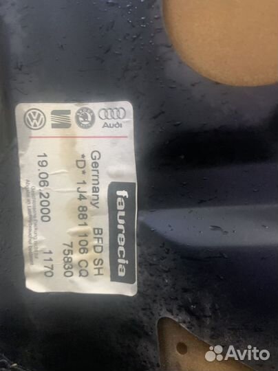 Автомобильное кресло водительское