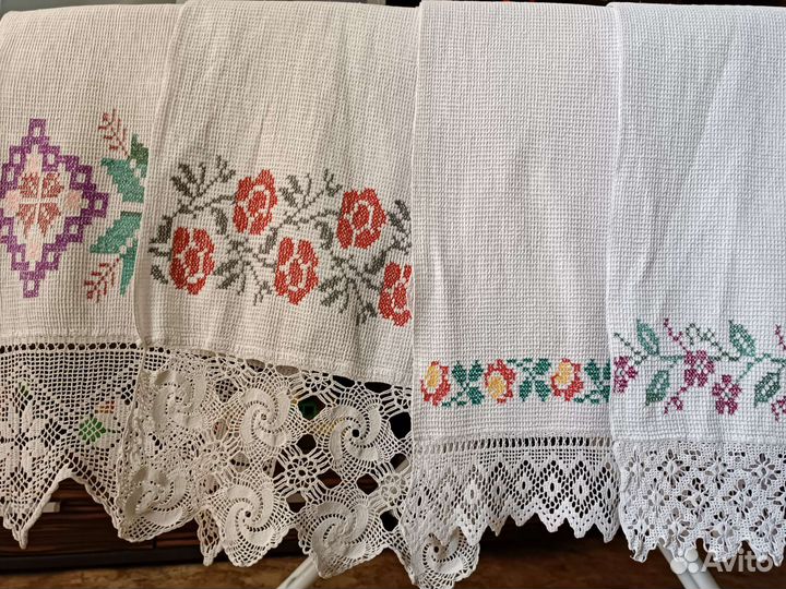 Рушник старинный с вышивкой и кружевом
