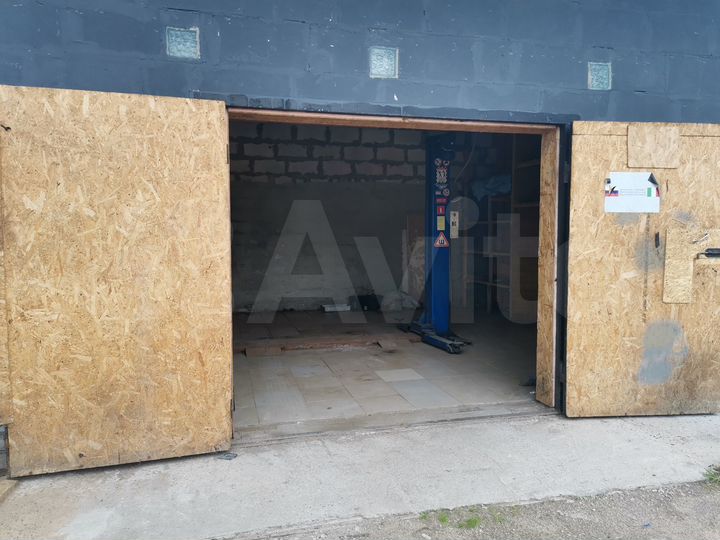 Гараж, > 30 м²