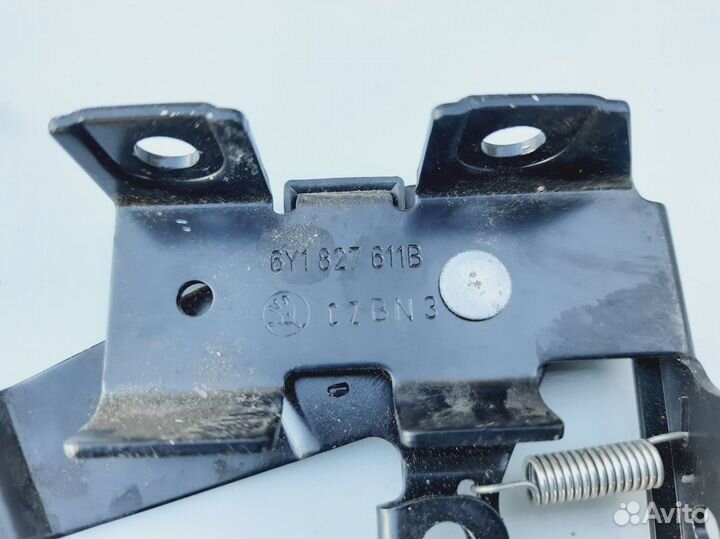 Ручка открывания багажника Skoda Fabia