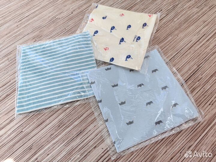 Трикотажный нагрудник, слюнявчик