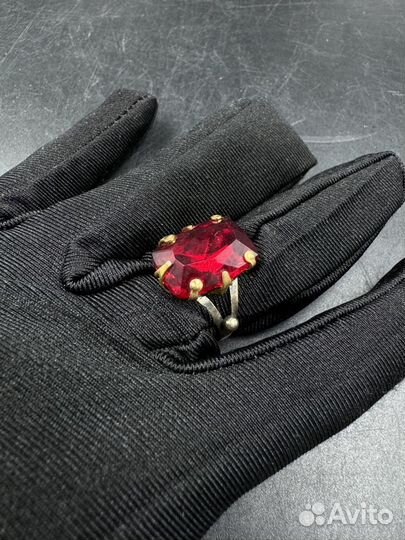 Кольцо советское женское с красным камнем клеймо