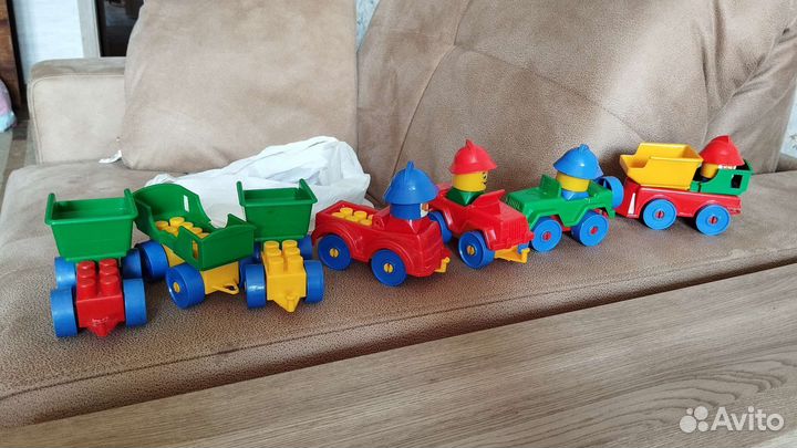 Отдам машинки