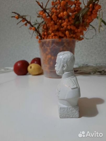 Бюст гипсовый Николай