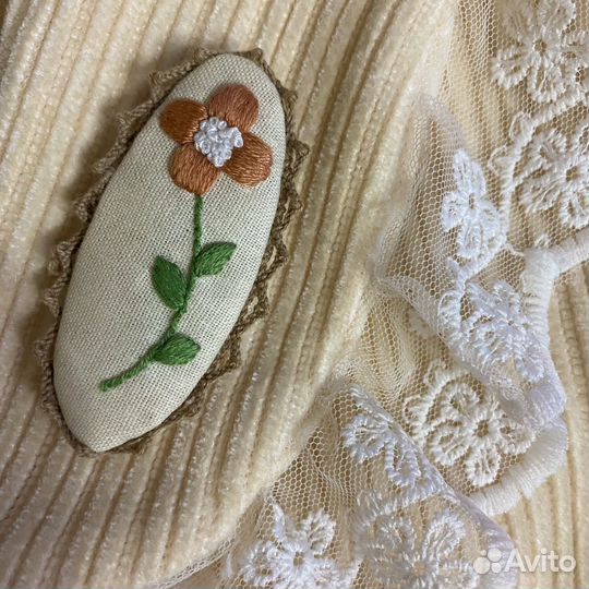 Брошь ручной работы