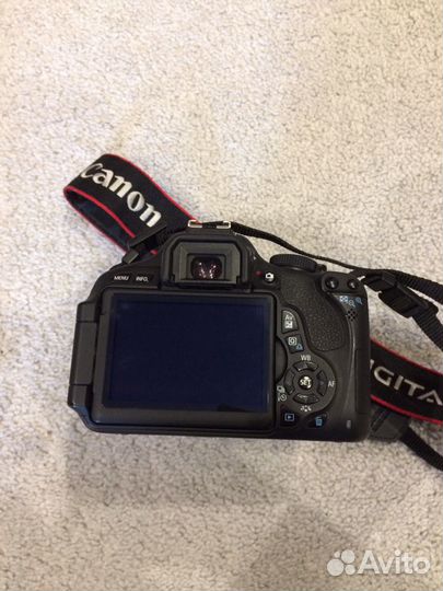 Цифровая фотокамера EOS 600D