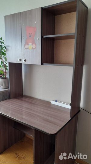 Продается письменный стол