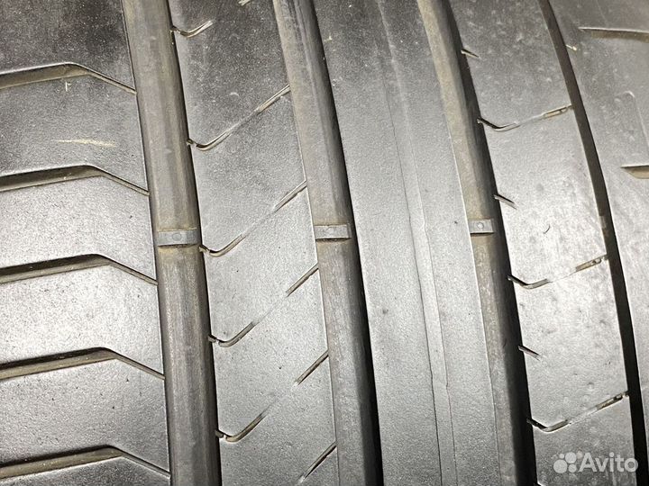 Pirelli P Zero PZ4 285/40 R20 104Y