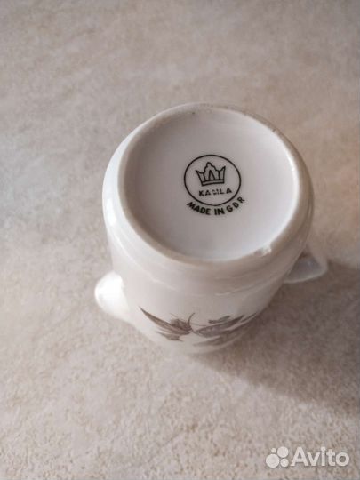 Фарфоровый сливочник 