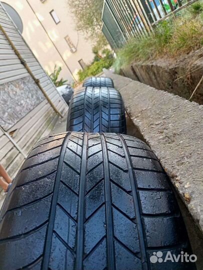 Goodyear EfficientGrip 215/50 R17
