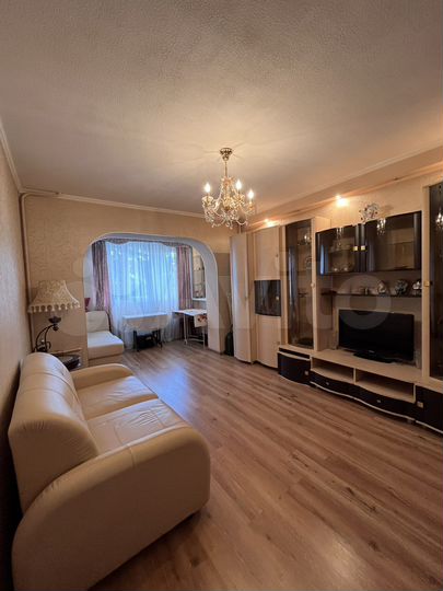 2-к. квартира, 50 м², 3/9 эт.