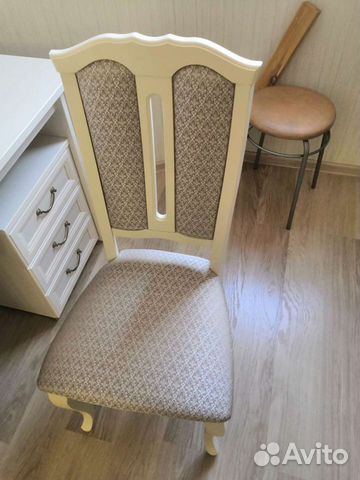 Стол со стулом