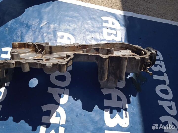 Боковая крышка двс Skoda Fabia 1.2 BME