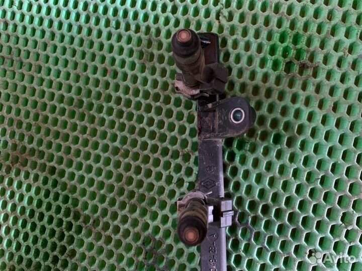 Топливная рампа Renault Logan K7M710 2008