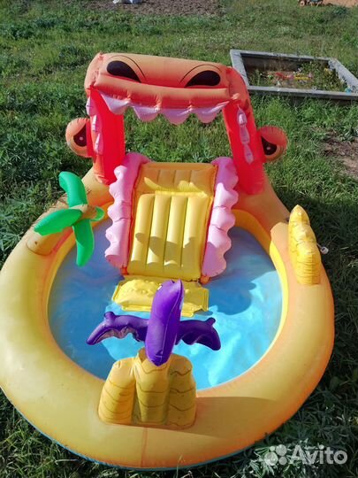 Детский надувной бассейн с горкой