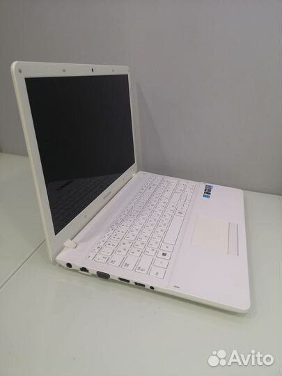 Ноутбук samsung np370r5e
