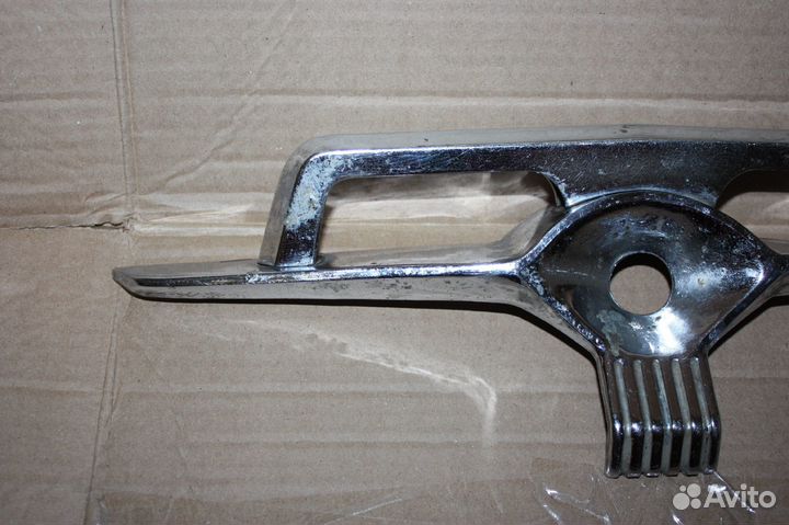 Волга газ-22 ручка багажника птица