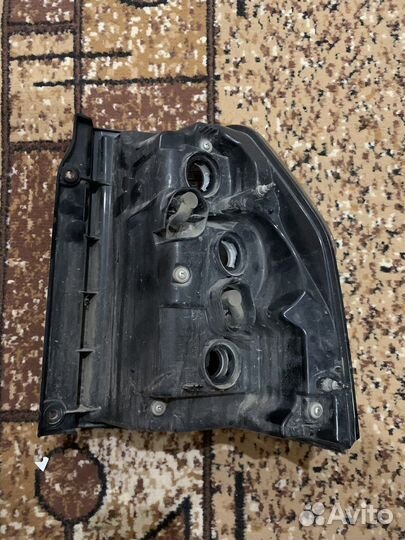 Фонарь задний левый мисубиши Поджеро4