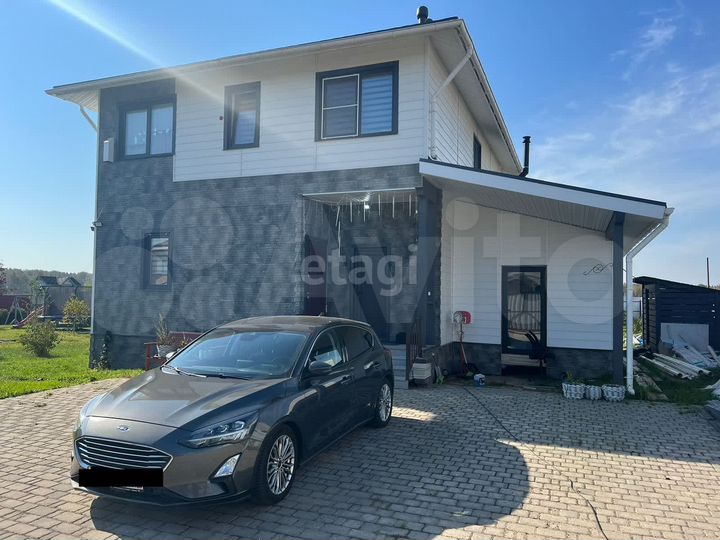 Дом 202,9 м² на участке 20 сот.