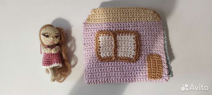 Вязаный домик книжка и кукла подарок на новый год