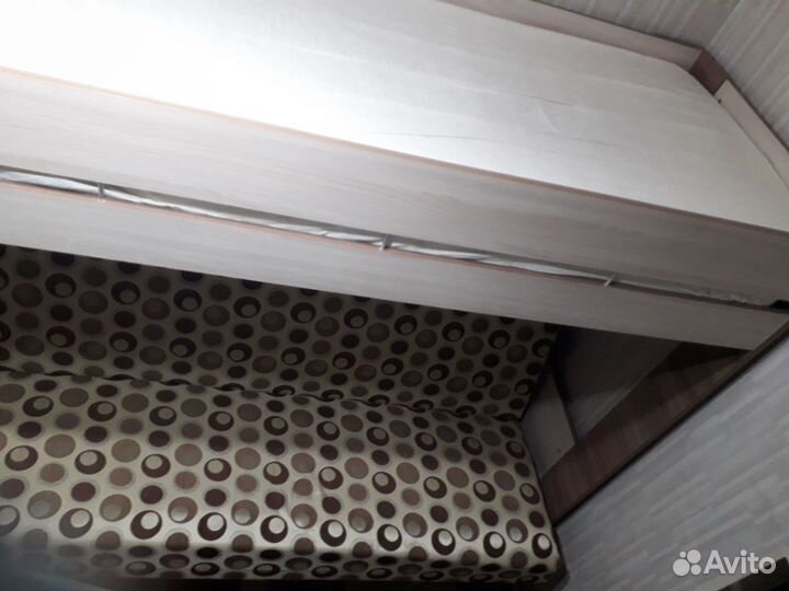 Кровать двухьярусная