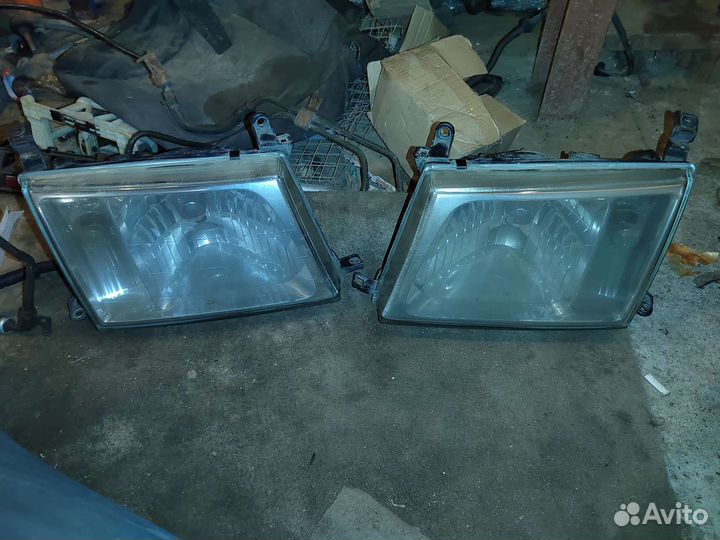 Фара toyota FZJ100,HDJ100,hdj100l,HZJ105,hzj105l,U
