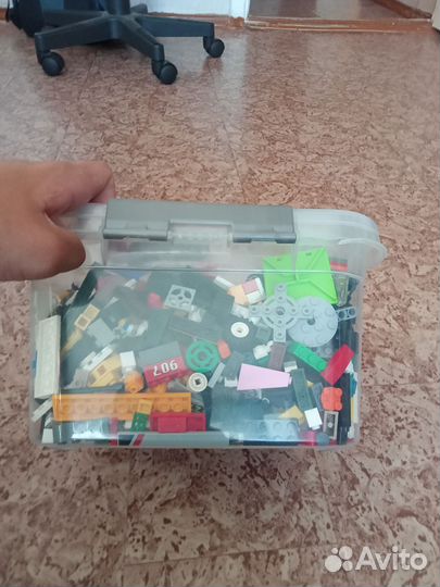 Продам ящик Лего