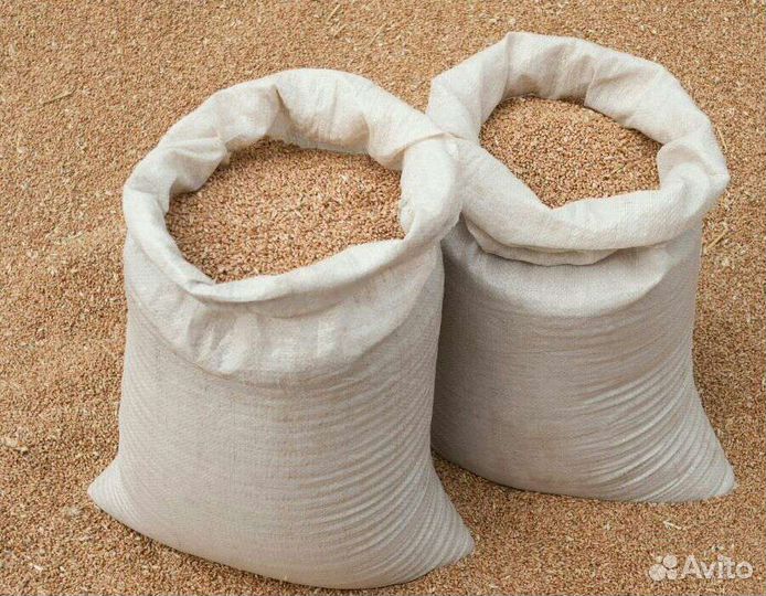 Пшеница в мешках