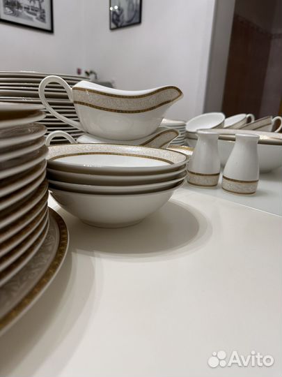Набор столовой посуды на 12 персон