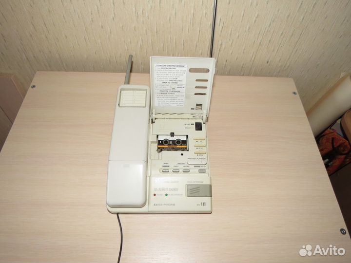 Телефон с автоответчиком