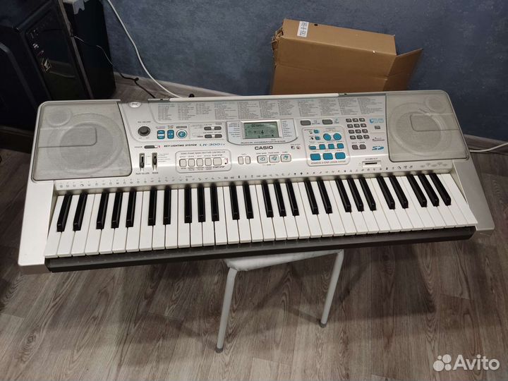 Синтезатор casio lk 300tv