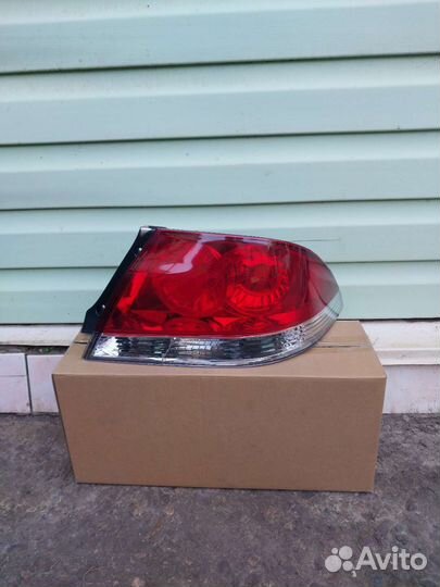 Фонарь задний правый Mitsubishi Lancer 9