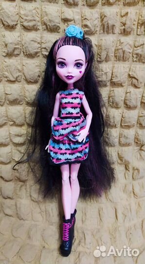 Кукла Монстер Хай Дракулаура разные серии