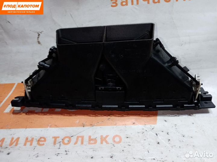 Дефлектор обдува салона центральный BMW 3 E90 2010