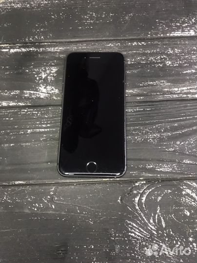 iPhone 8, 64 ГБ