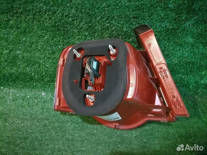 Фонарь (стоп сигнал) правый 3С5945096 Volkswagen P