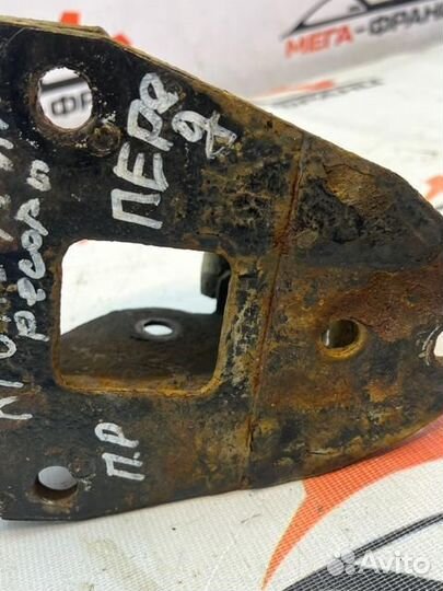 Кронштейн рессоры передний правый Fiat Ducato