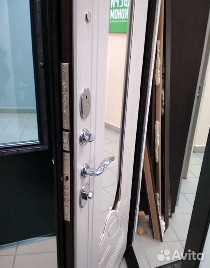 Входная металлическая дверь Альт