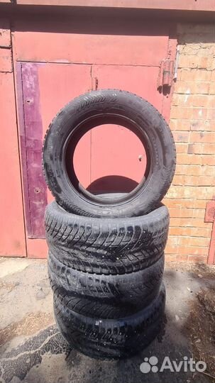 Bridgestone Ice Cruiser 7000 16/180 R16