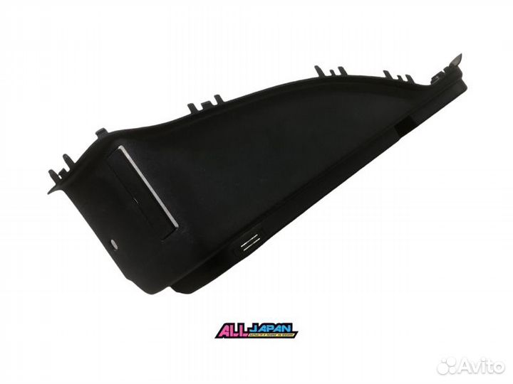 Обшивка багажника правая Mazda 3 Axela BK 2006