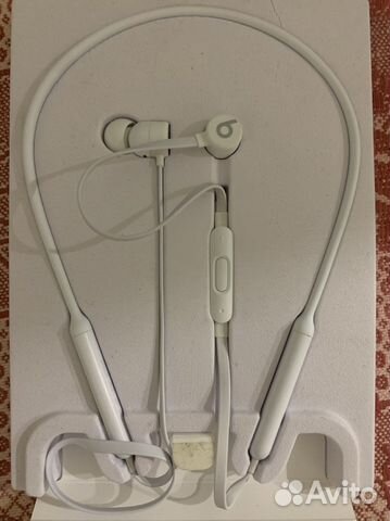 Беспроводные наушники BeatsX