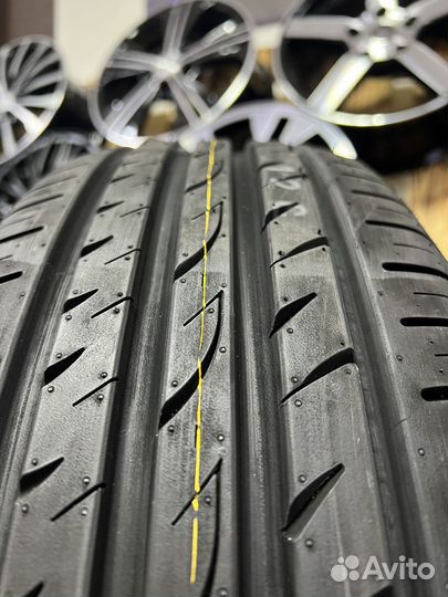 Roadstone Eurovis Sport 04 245/40 R18 97W