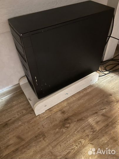 Письменный стол