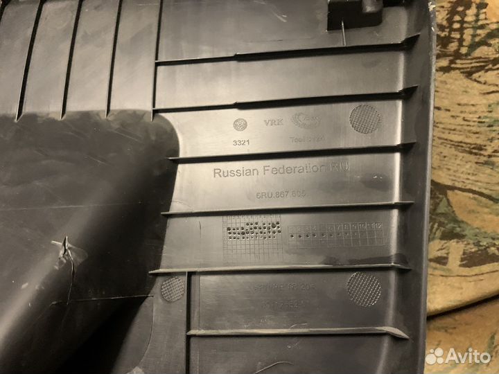 Обшивка крышки багажника VW Polo (Sed Rus)