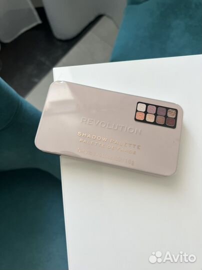 Палетка теней revolution новая