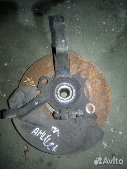 Кулак поворотный передний левый chery Amulet a15